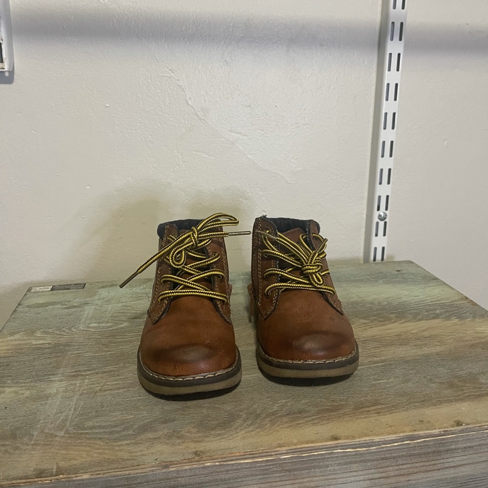 London Fog toddler boots. Size 8